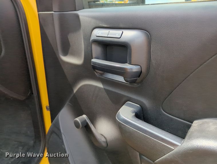 image for item MY9527 2016  Chevrolet Silverado 3500HD  utility bed pickup truck