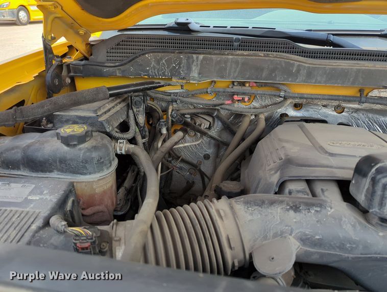 image for item MY9527 2016  Chevrolet Silverado 3500HD  utility bed pickup truck