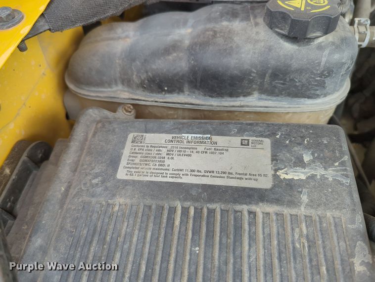 image for item MY9527 2016  Chevrolet Silverado 3500HD  utility bed pickup truck