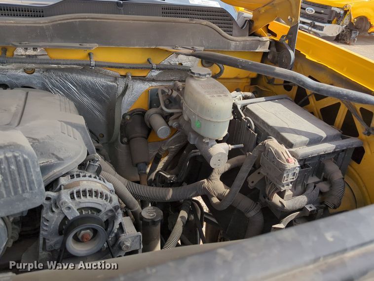 image for item MY9527 2016  Chevrolet Silverado 3500HD  utility bed pickup truck