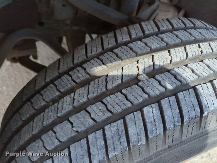 image for item MY9527 2016  Chevrolet Silverado 3500HD  utility bed pickup truck