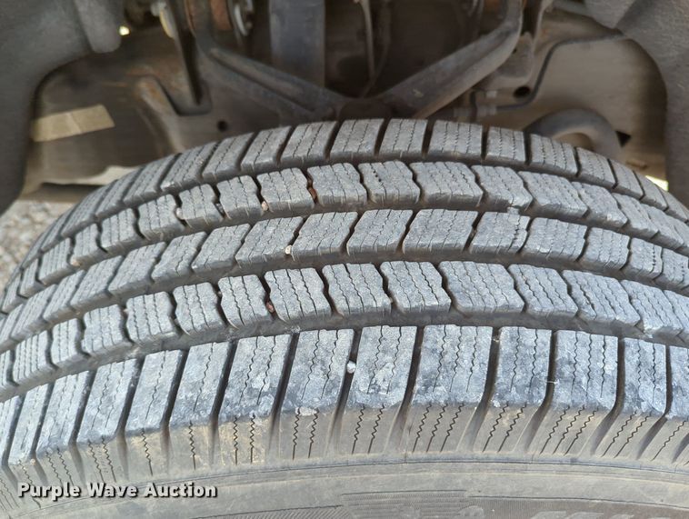 image for item MY9527 2016  Chevrolet Silverado 3500HD  utility bed pickup truck