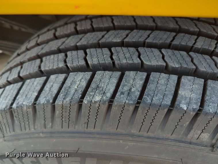 image for item MY9527 2016  Chevrolet Silverado 3500HD  utility bed pickup truck