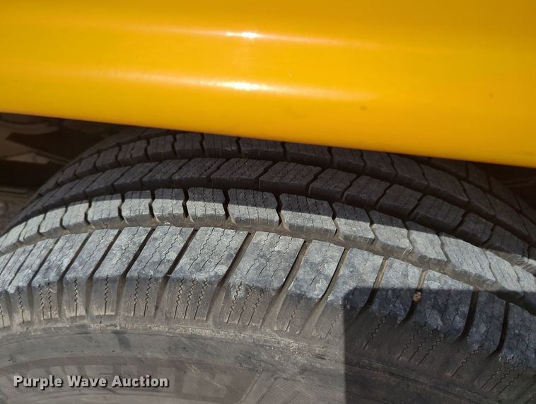 image for item MY9527 2016  Chevrolet Silverado 3500HD  utility bed pickup truck