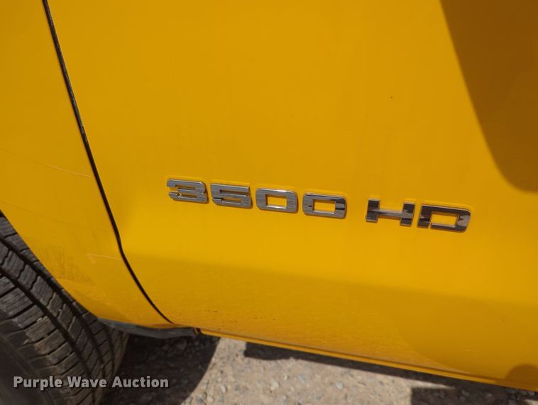 image for item MY9527 2016  Chevrolet Silverado 3500HD  utility bed pickup truck