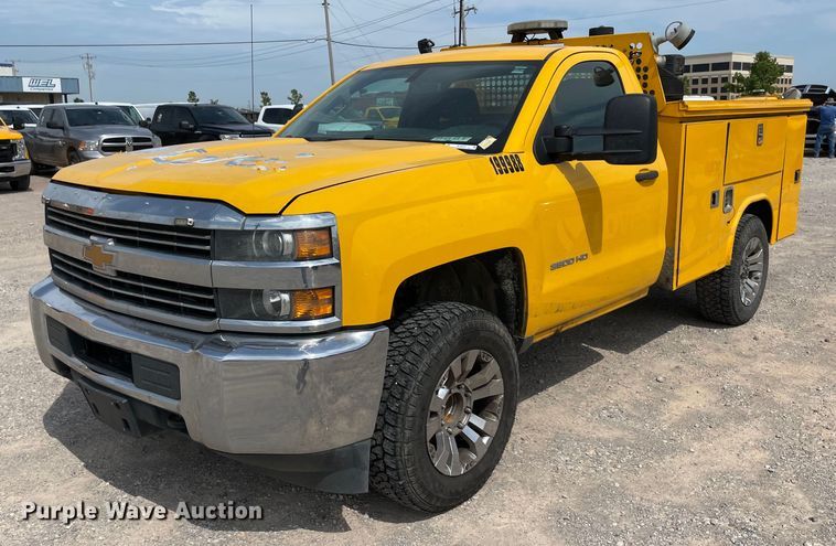 image for item MY9530 2016  Chevrolet Silverado 3500HD  utility bed pickup truck