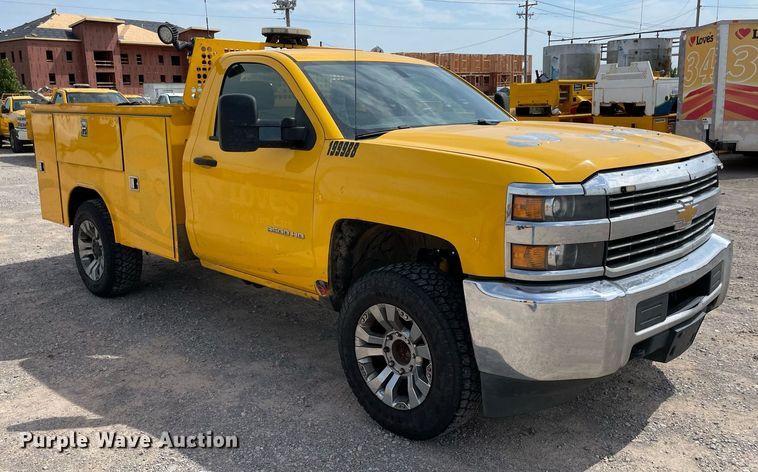 image for item MY9530 2016  Chevrolet Silverado 3500HD  utility bed pickup truck