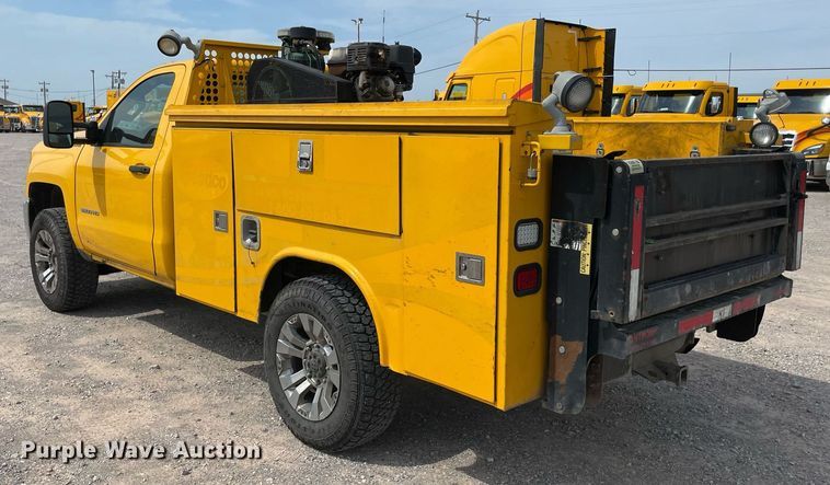 image for item MY9530 2016  Chevrolet Silverado 3500HD  utility bed pickup truck