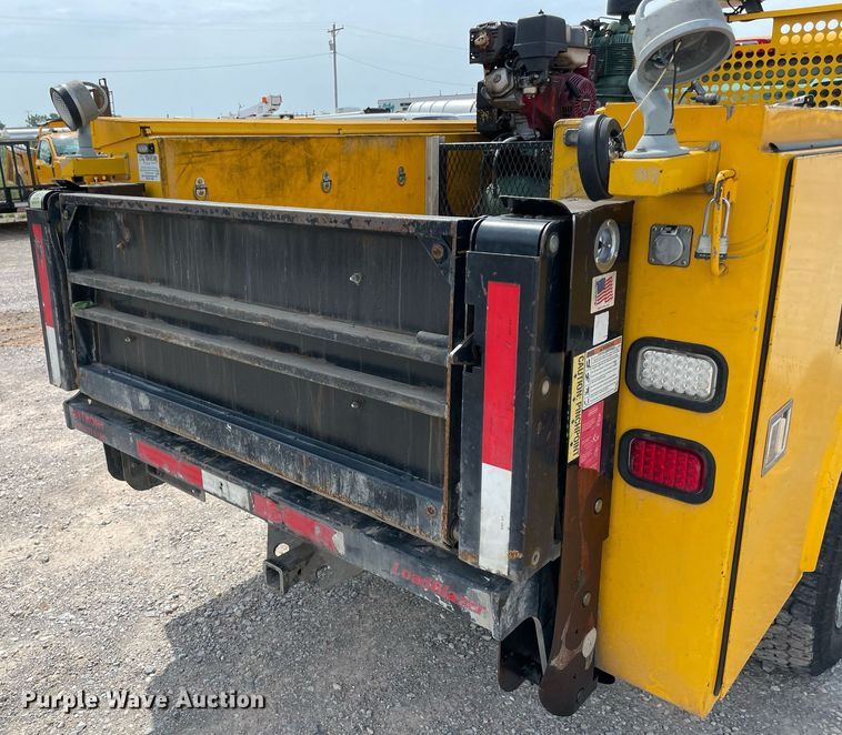 image for item MY9530 2016  Chevrolet Silverado 3500HD  utility bed pickup truck