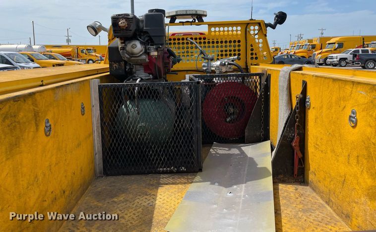 image for item MY9530 2016  Chevrolet Silverado 3500HD  utility bed pickup truck