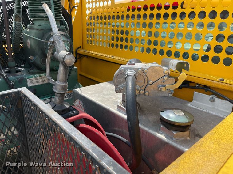 image for item MY9530 2016  Chevrolet Silverado 3500HD  utility bed pickup truck