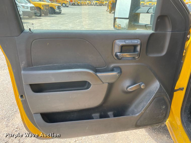 image for item MY9530 2016  Chevrolet Silverado 3500HD  utility bed pickup truck