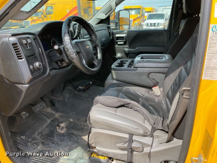 image for item MY9530 2016  Chevrolet Silverado 3500HD  utility bed pickup truck