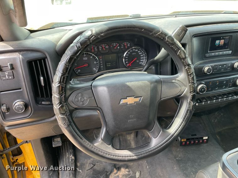 image for item MY9530 2016  Chevrolet Silverado 3500HD  utility bed pickup truck