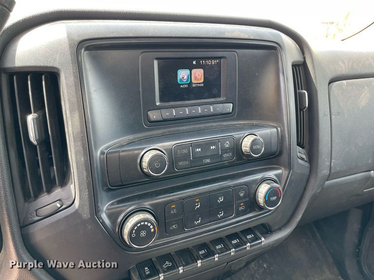 image for item MY9530 2016  Chevrolet Silverado 3500HD  utility bed pickup truck