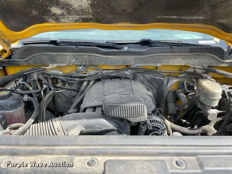 image for item MY9530 2016  Chevrolet Silverado 3500HD  utility bed pickup truck