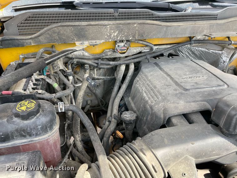 image for item MY9530 2016  Chevrolet Silverado 3500HD  utility bed pickup truck