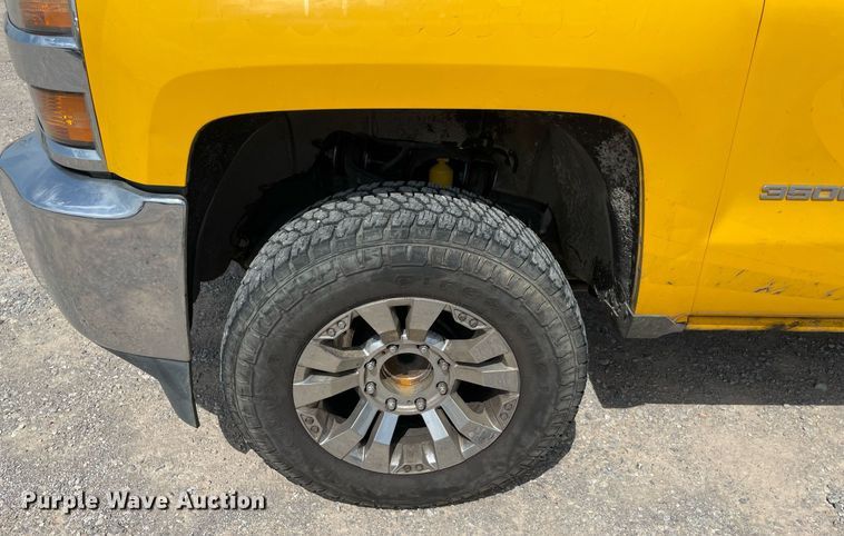 image for item MY9530 2016  Chevrolet Silverado 3500HD  utility bed pickup truck