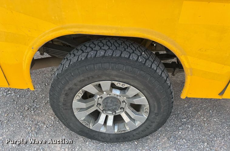 image for item MY9530 2016  Chevrolet Silverado 3500HD  utility bed pickup truck