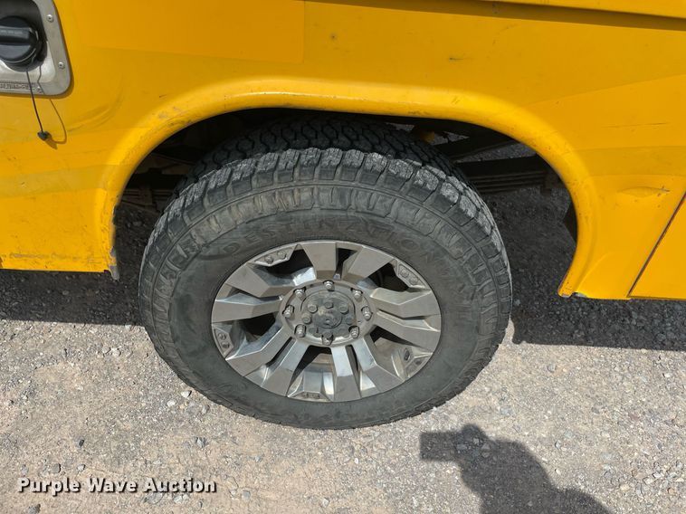 image for item MY9530 2016  Chevrolet Silverado 3500HD  utility bed pickup truck