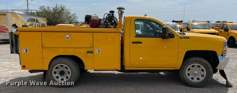 image for item MY9531 2017  Chevrolet Silverado 3500HD  utility bed pickup truck