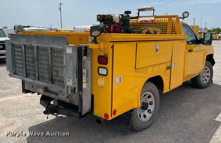 image for item MY9531 2017  Chevrolet Silverado 3500HD  utility bed pickup truck