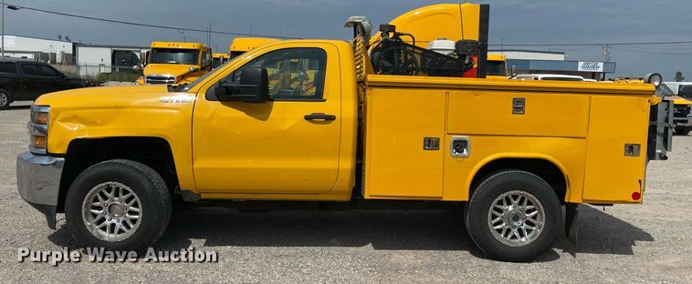 image for item MY9531 2017  Chevrolet Silverado 3500HD  utility bed pickup truck