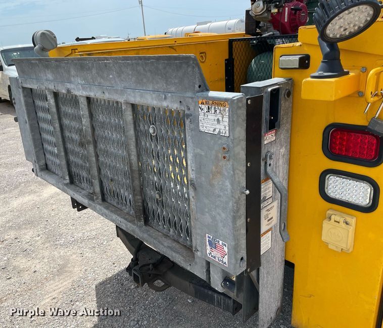 image for item MY9531 2017  Chevrolet Silverado 3500HD  utility bed pickup truck