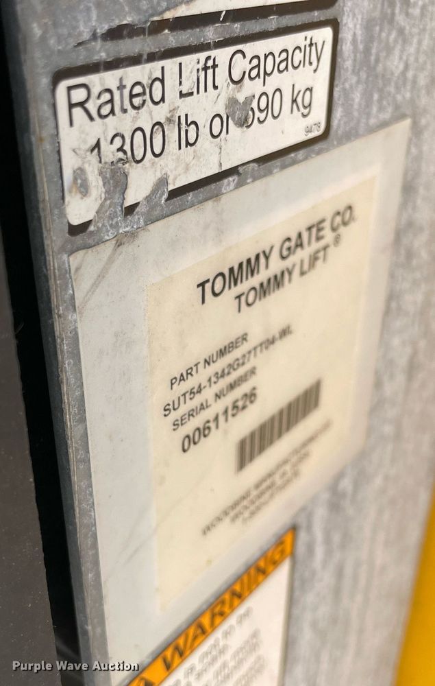 image for item MY9531 2017  Chevrolet Silverado 3500HD  utility bed pickup truck