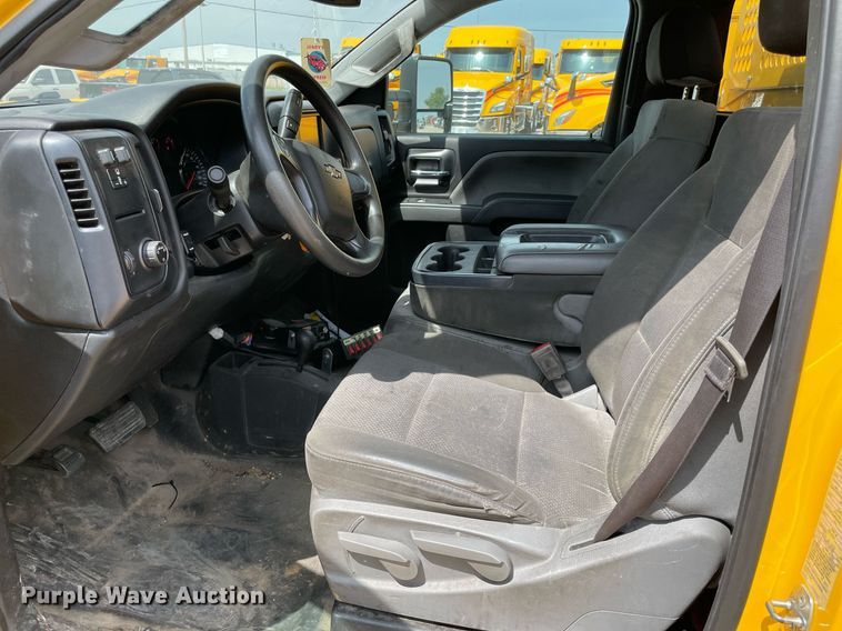 image for item MY9531 2017  Chevrolet Silverado 3500HD  utility bed pickup truck