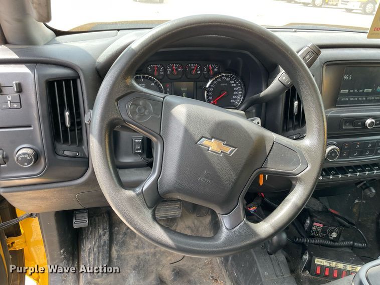 image for item MY9531 2017  Chevrolet Silverado 3500HD  utility bed pickup truck