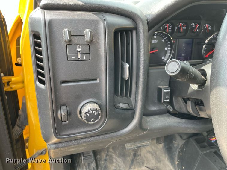 image for item MY9531 2017  Chevrolet Silverado 3500HD  utility bed pickup truck