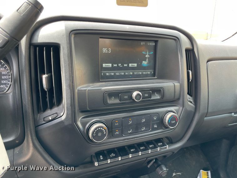 image for item MY9531 2017  Chevrolet Silverado 3500HD  utility bed pickup truck