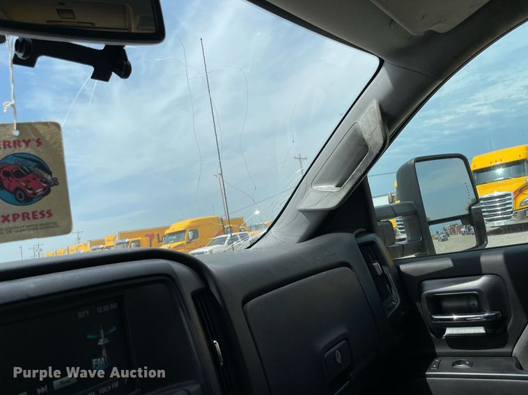 image for item MY9531 2017  Chevrolet Silverado 3500HD  utility bed pickup truck