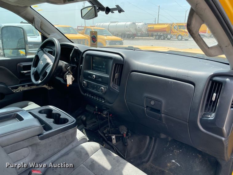 image for item MY9531 2017  Chevrolet Silverado 3500HD  utility bed pickup truck