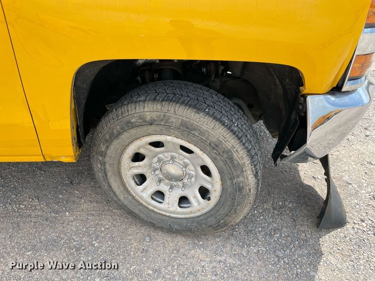 image for item MY9531 2017  Chevrolet Silverado 3500HD  utility bed pickup truck