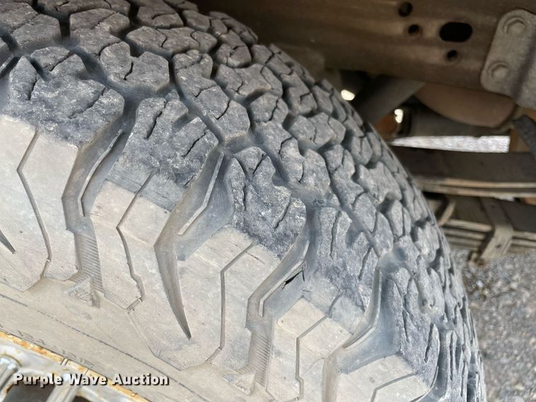 image for item MY9531 2017  Chevrolet Silverado 3500HD  utility bed pickup truck