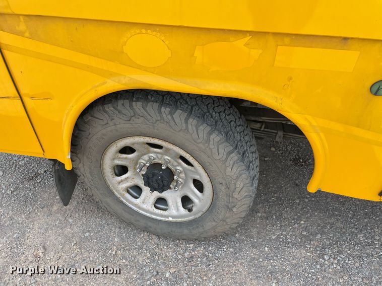 image for item MY9531 2017  Chevrolet Silverado 3500HD  utility bed pickup truck