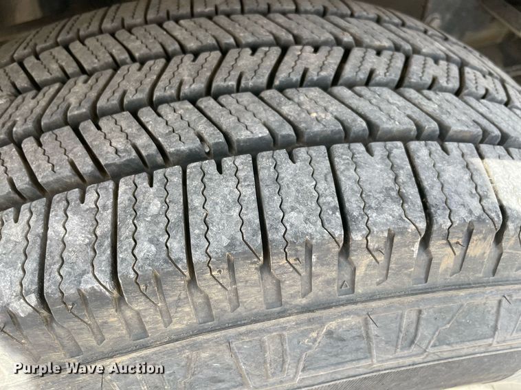 image for item MY9531 2017  Chevrolet Silverado 3500HD  utility bed pickup truck