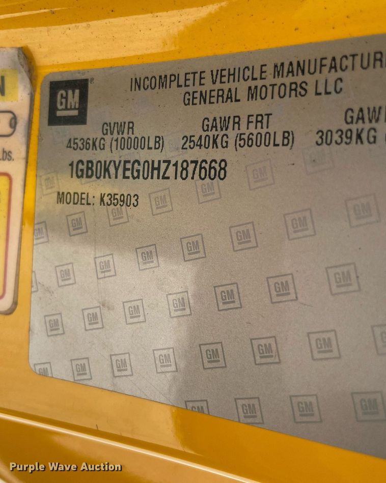 image for item MY9531 2017  Chevrolet Silverado 3500HD  utility bed pickup truck