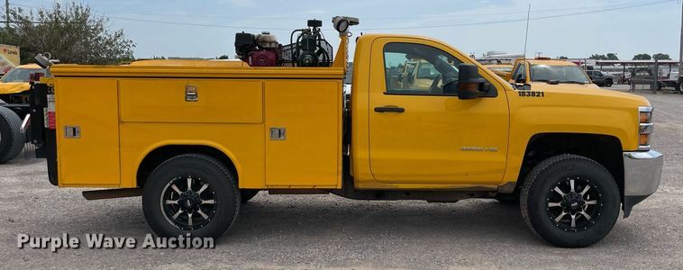 image for item MY9532 2017 Chevrolet Silverado 3500HD  utility bed pickup truck