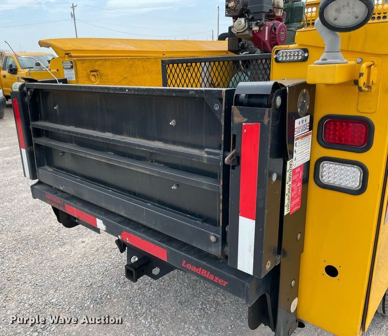 image for item MY9532 2017 Chevrolet Silverado 3500HD  utility bed pickup truck