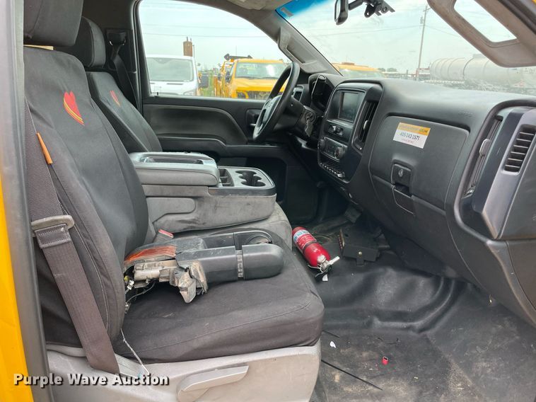 image for item MY9532 2017 Chevrolet Silverado 3500HD  utility bed pickup truck