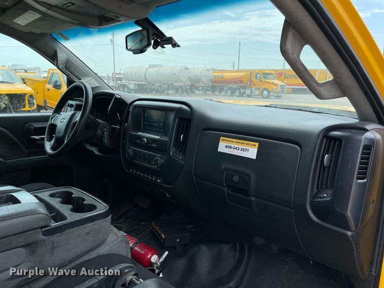 image for item MY9532 2017 Chevrolet Silverado 3500HD  utility bed pickup truck