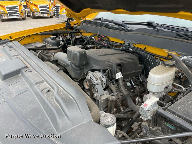 image for item MY9532 2017 Chevrolet Silverado 3500HD  utility bed pickup truck