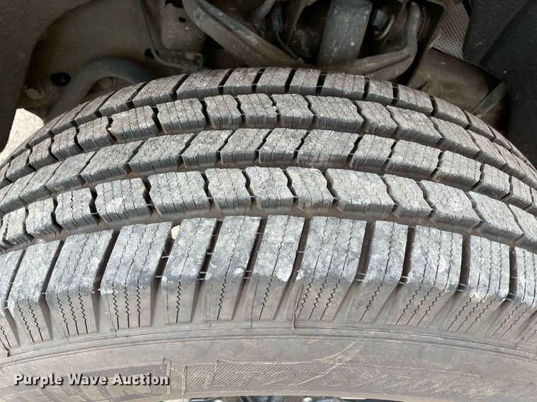 image for item MY9532 2017 Chevrolet Silverado 3500HD  utility bed pickup truck