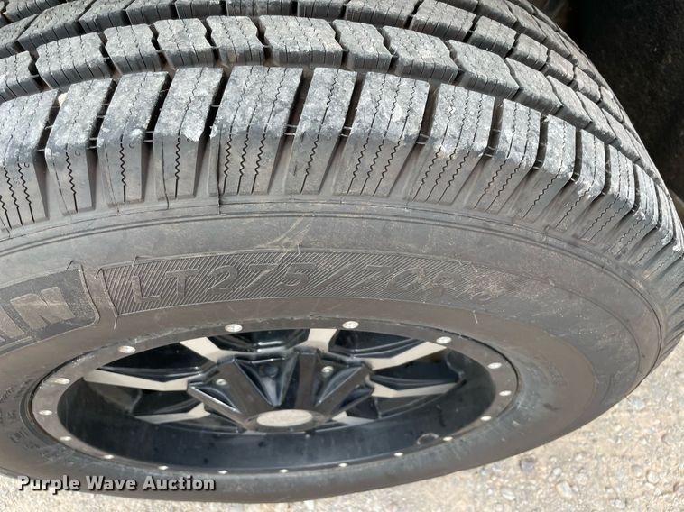 image for item MY9532 2017 Chevrolet Silverado 3500HD  utility bed pickup truck