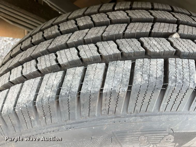 image for item MY9532 2017 Chevrolet Silverado 3500HD  utility bed pickup truck