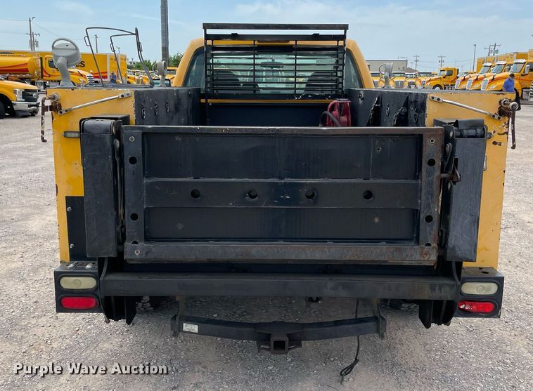 image for item MY9533 2008 Ford F250 Super Duty  utility bed pickup truck