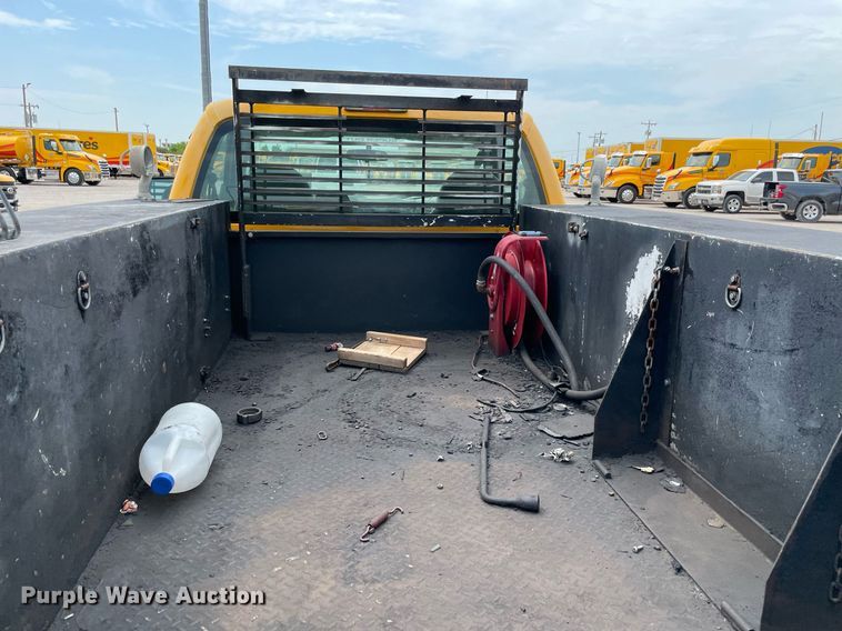 image for item MY9533 2008 Ford F250 Super Duty  utility bed pickup truck